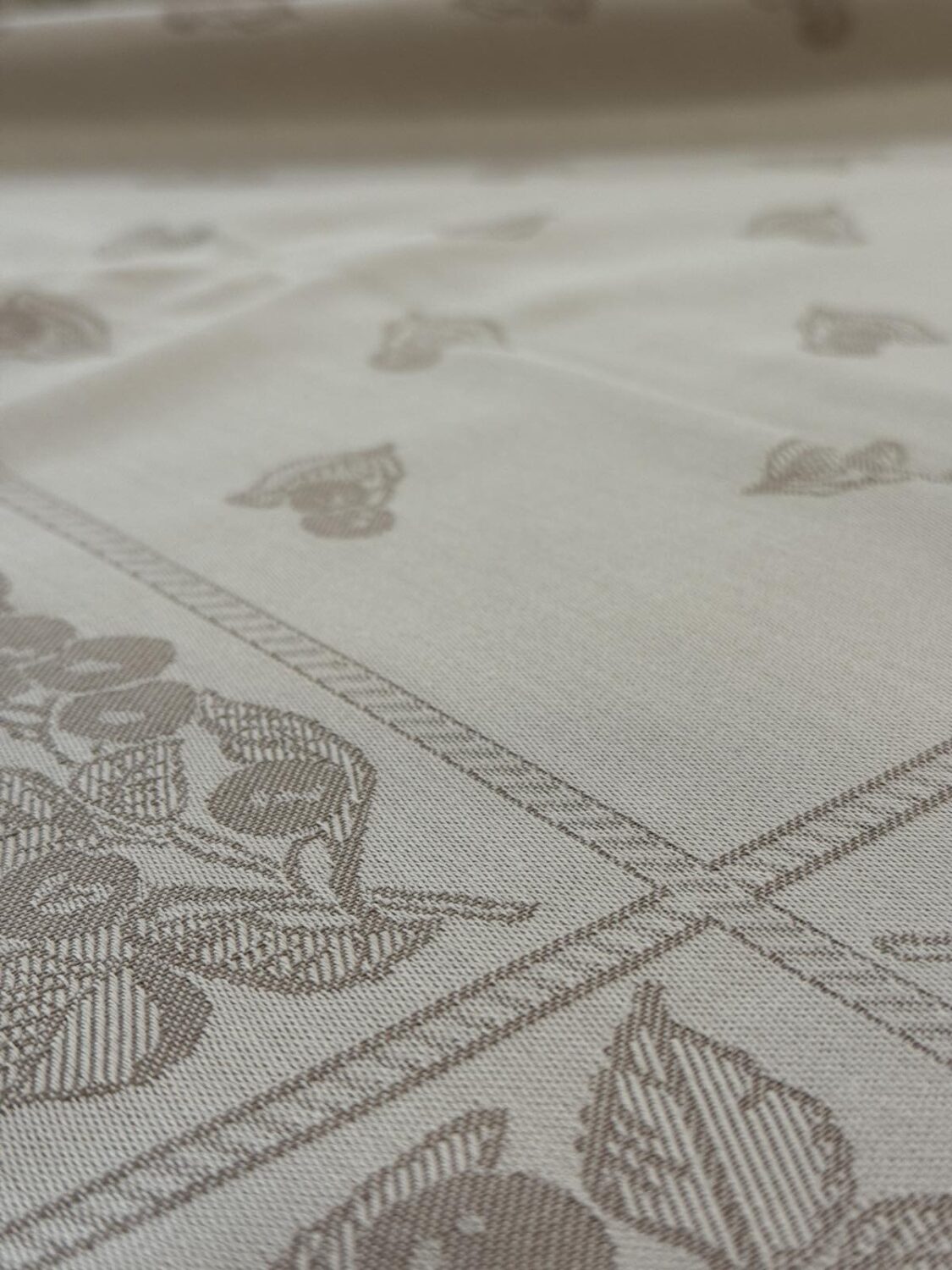 Κεράσια Λινό Τραπεζομάντηλο Κεντημένο (-30% ΠΡΟΣΦΟΡΑ) - Image 3