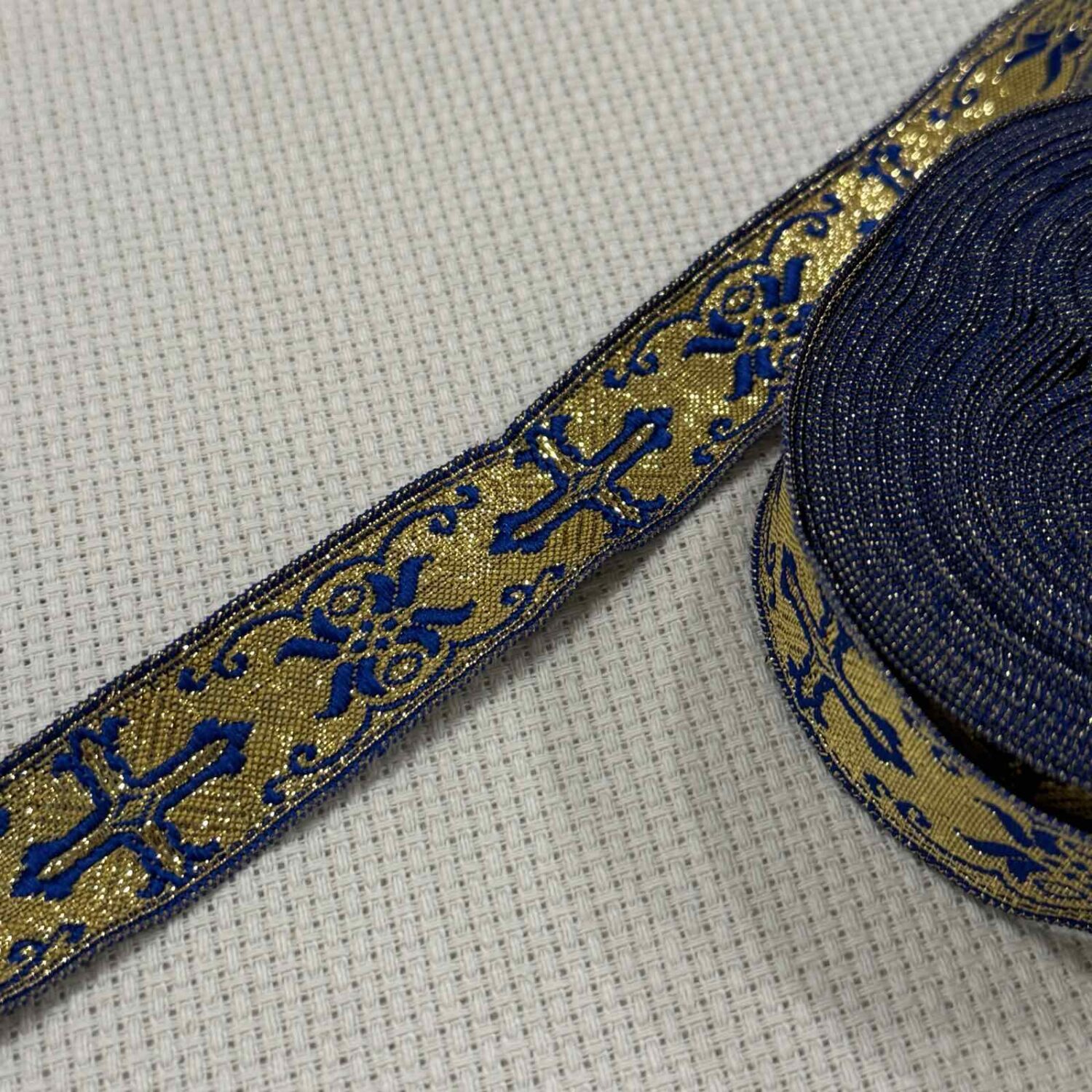 202/23 Τρέσα Βελονιά Μπλε με Χρυσό Σχέδιο